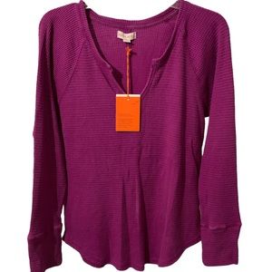 🌸.  #19-18.    Knox Ross sweater